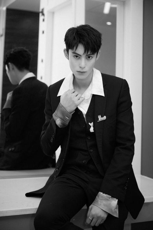 王鹤棣爆料新闻最新消息,揭秘娱乐圈不为人知的幕后故事  第1张